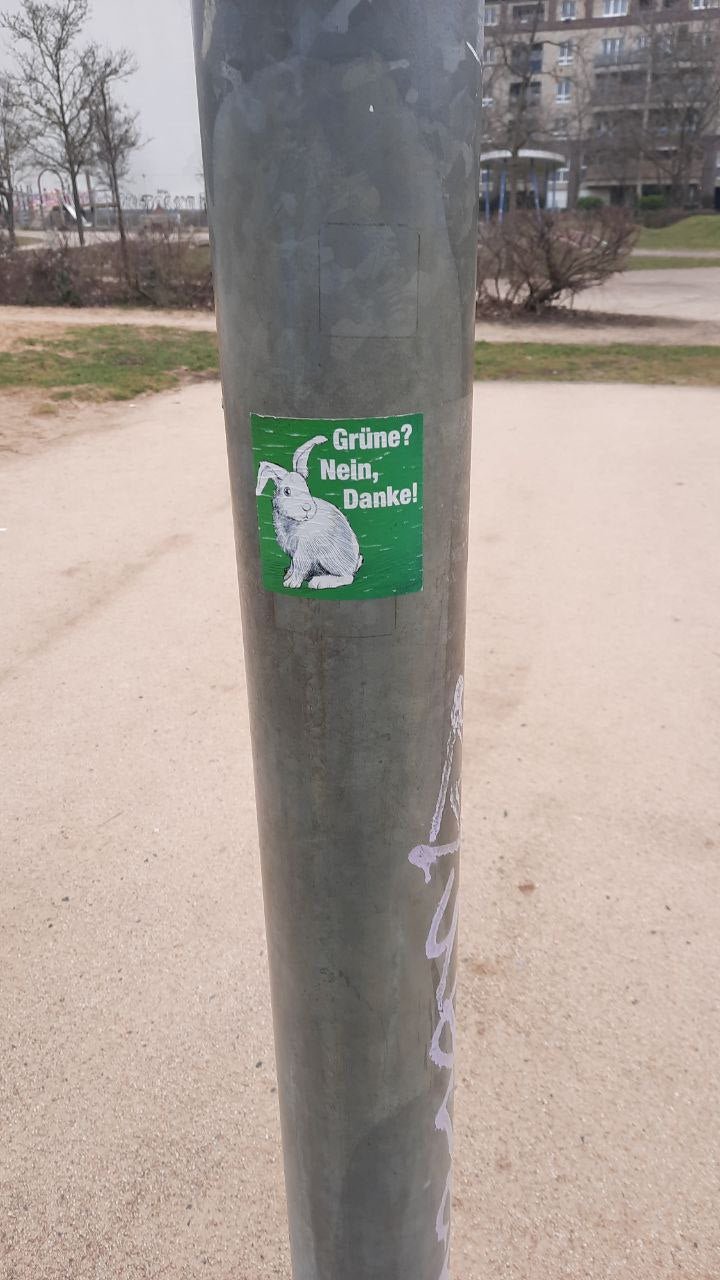 Wo darf man politisch kleben? - Nette Aufkleber